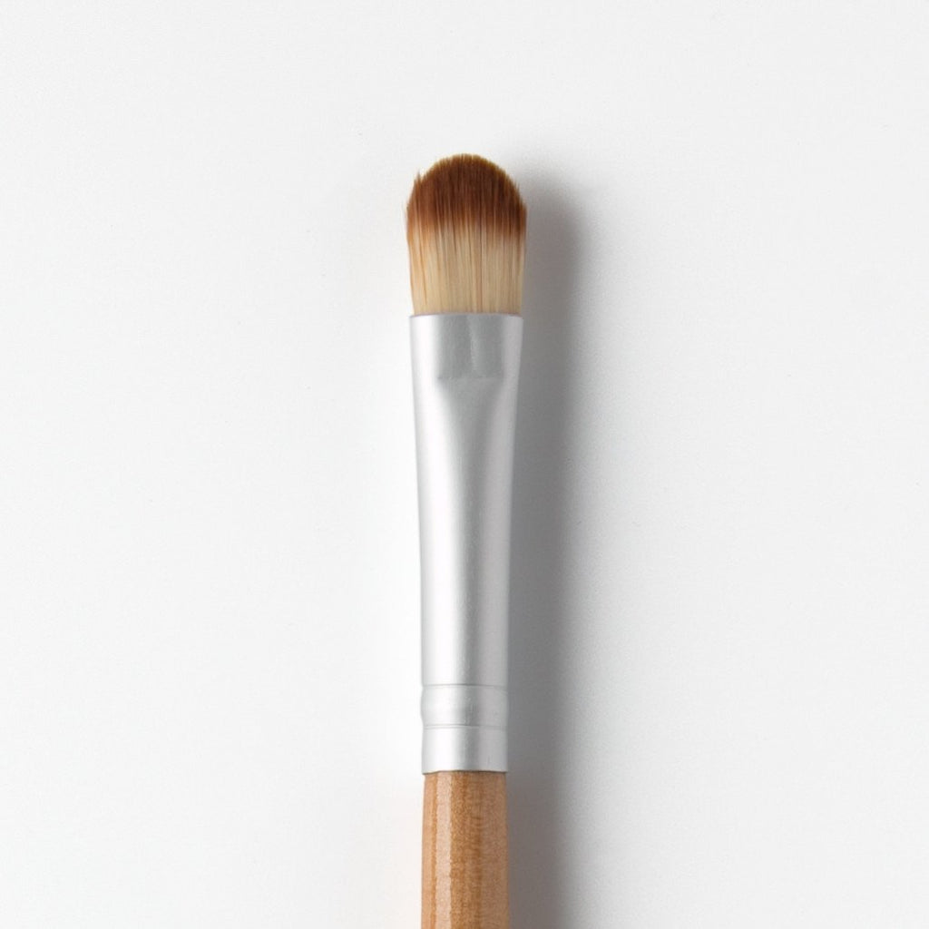 Medium Eyeshadow Brush - Professional makeup brushes