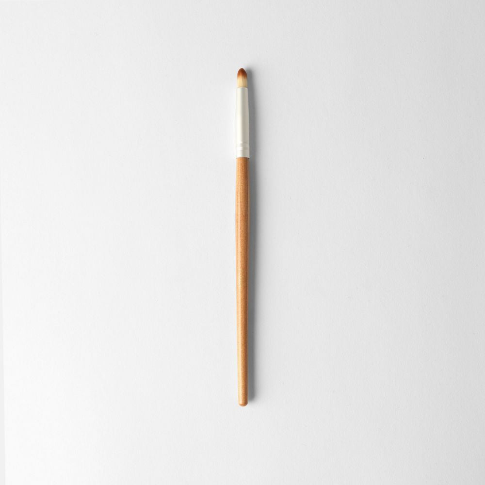 Puzzle Makeup Round Small Eyeshadow Brush - vegan precision brush for detailed blending and crease work