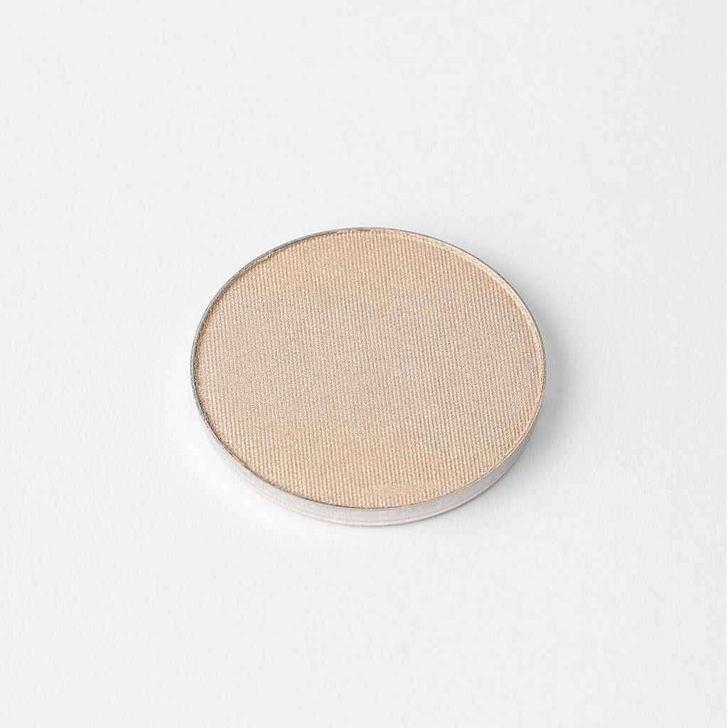 Champagne highlighter – vegan, buildable, blendable, multiuse, skin-loving formula by Puzzle Makeup